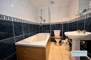 En-suite- click for photo gallery